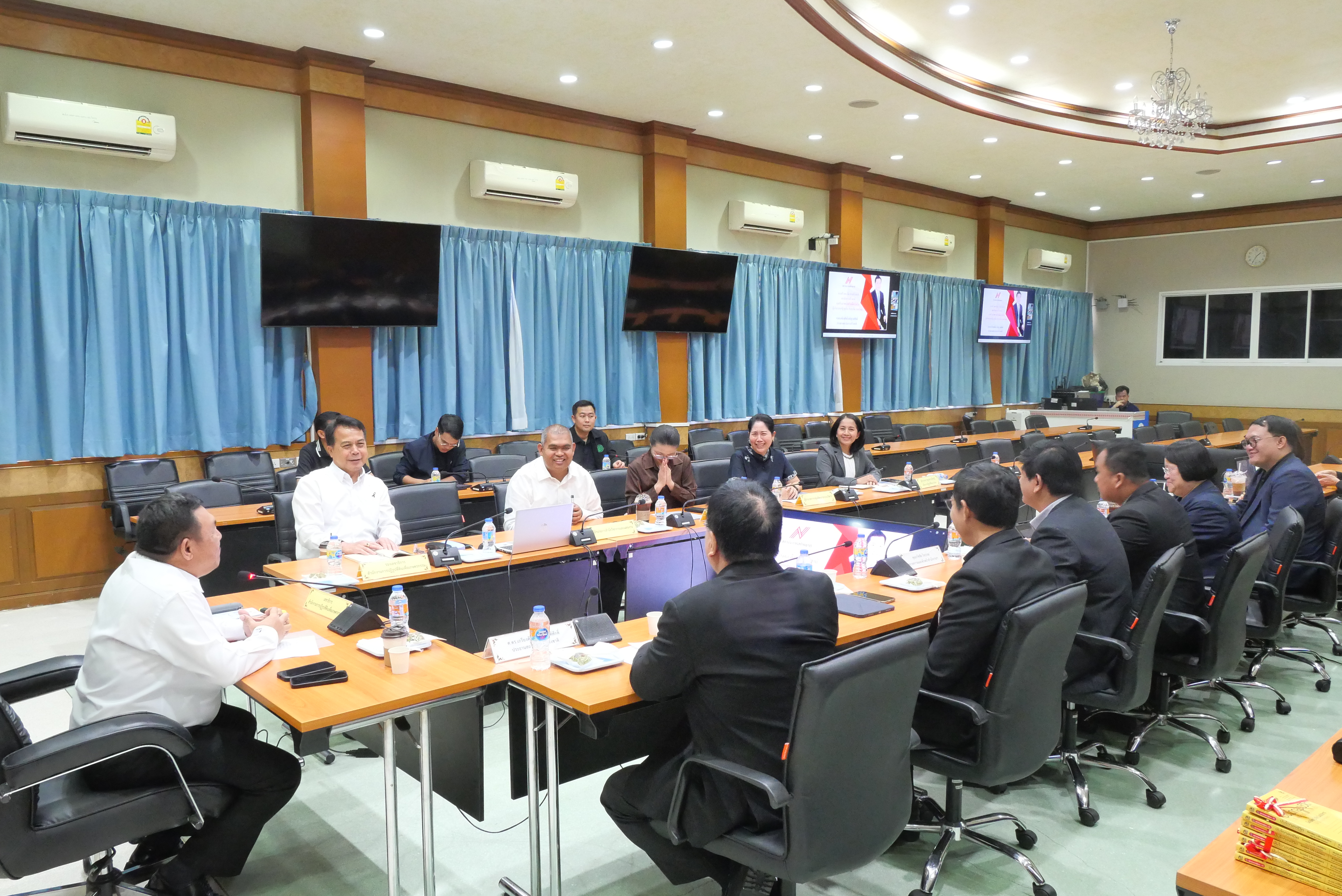 title - ส.ป.ก. ต้อนรับคณะสถาบันการสร้างชาติ (สกสช.) Nation-Buliding Institute (NBI) ในการเข้าเยี่ยมหน่วยงานองค์กร 